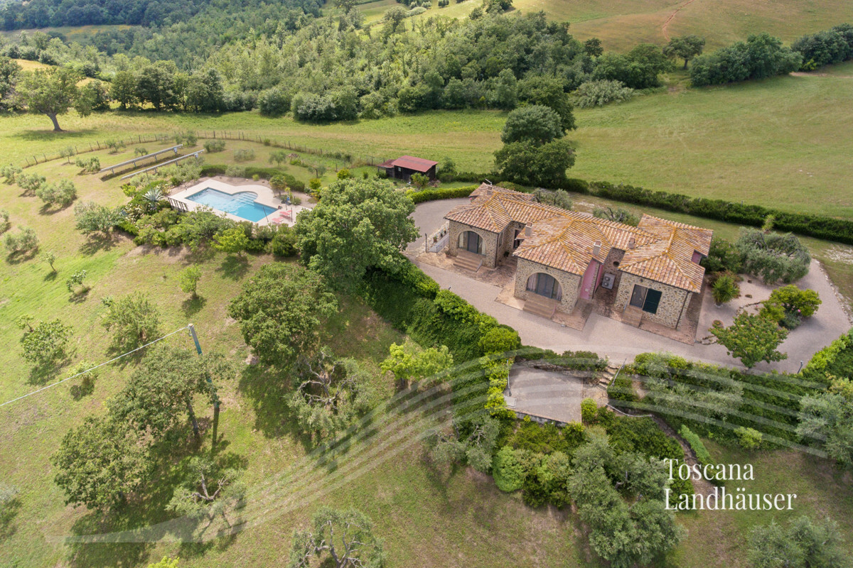 Bezauberndes Anwesen mit Pool in Panoramalage