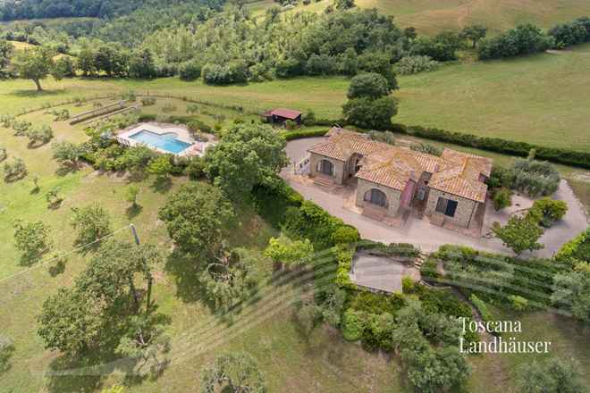 Bezauberndes Anwesen mit Pool in Panoramalage