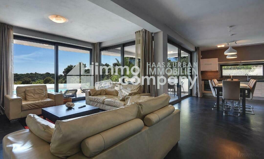 Thumbnail von Luxuriöse Villa in TOP LAGE, erste Reihe vom Meer Premantura-Medulin