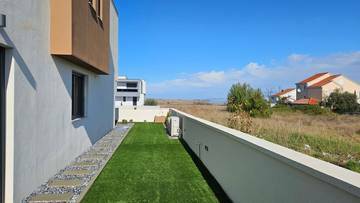 Thumbnail von Moderne Villa mit Swimmingpool und Meerblick