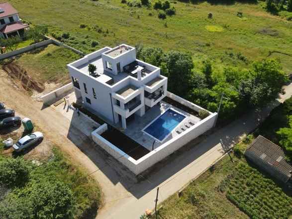 Luxuriöse Villa mit Pool in Privlaka, Region Zadar