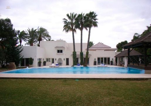 Luxus-Villa in Los Monteros R2376047 