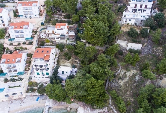 Thumbnail von オミス近くの海辺の高級な場所にある建築用地