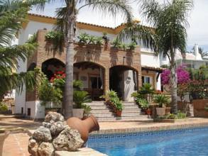 Thumbnail von villa for sale in - Estepona