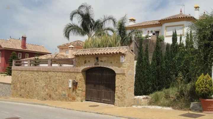 villa for sale in - Las Chapas 