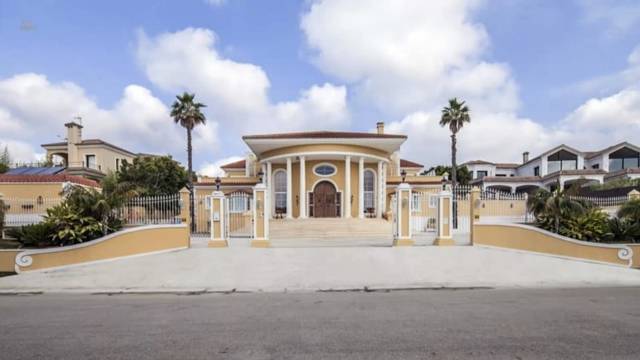 	 villa for sale in - Sotogrande Alto 