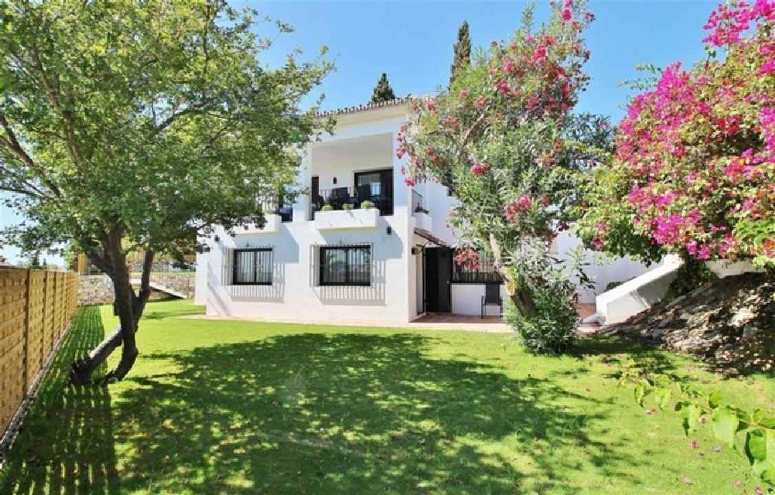 villa for sale in - Nueva Andalucia 