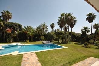 Thumbnail von villa for sale in - Guadalmina Baja