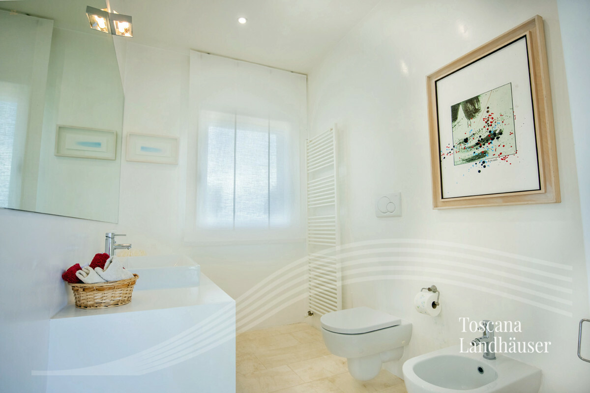 Thumbnail von Luxusvilla nur wenige Kilometer vom Meer entfernt