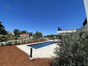 Thumbnail von Villa moderna con piscina cerca del mar