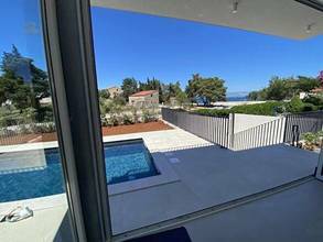 Thumbnail von Villa moderna con piscina cerca del mar