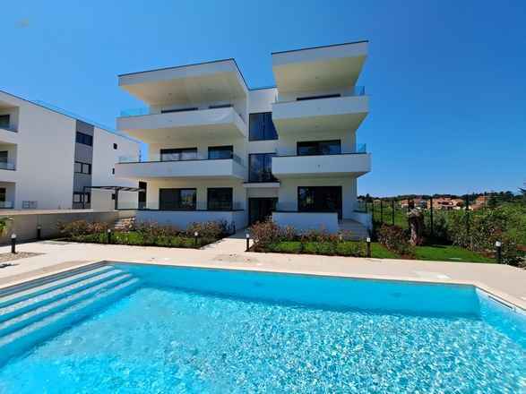 Neubau Appartements mit Pool in Ugljan