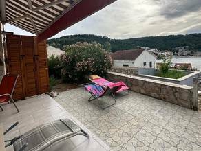 Thumbnail von Appartement im Erdgeschoss mit Terrasse und Meerblick