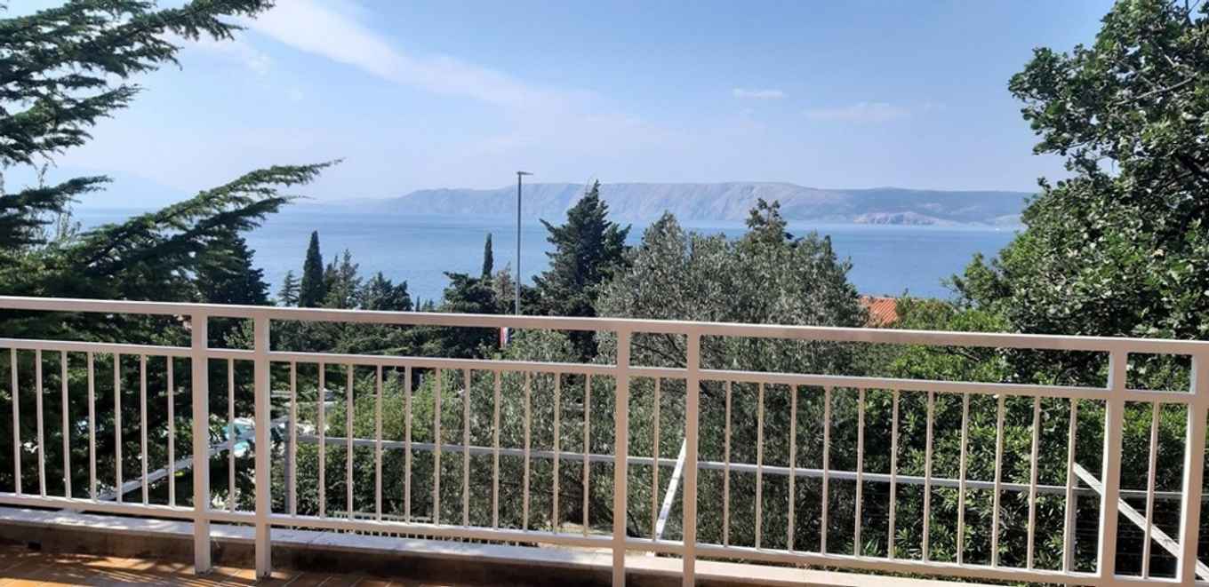 Ferienwohnung mit Terrasse und Meerblick