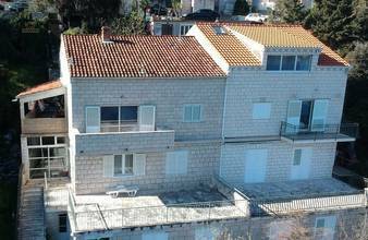Thumbnail von Mediterrane Doppelhaushälfte in der 1. Reihe zum Meer