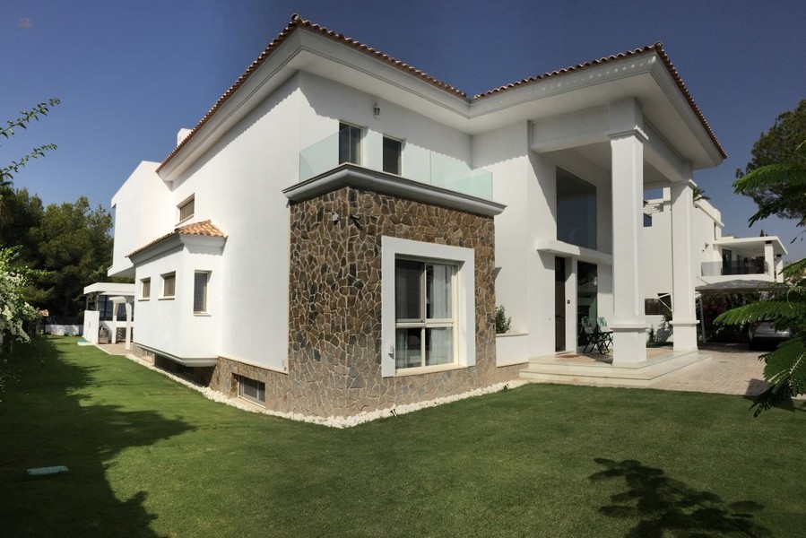 villa for sale in - Nueva Andalucia