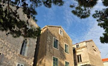 Thumbnail von Einmalige Gelegenheit: Stadthaus direkt am Meer im Zentrum des historischen Stadtkerns von Korcula