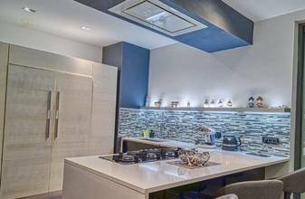 Thumbnail von 海辺に直接面したモダンな高級ヴィラ