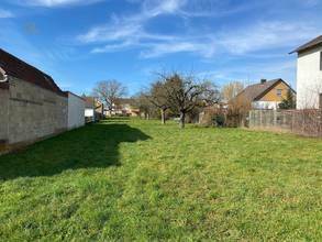 Thumbnail von Großes, langgestrecktes Baugrundstück mit Baumbestand. 2 Vollgeschosse möglich!