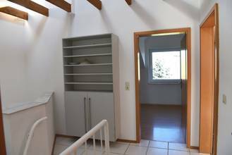 Thumbnail von Architekten-Maisonette mit Balkon, Gartenanteil am Feldrand und 2 Stellplätzen. „Haus-Gefühl“!!