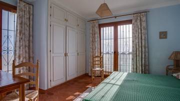 Thumbnail von villa for sale in - Estepona