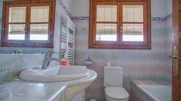 Thumbnail von villa for sale in - Estepona