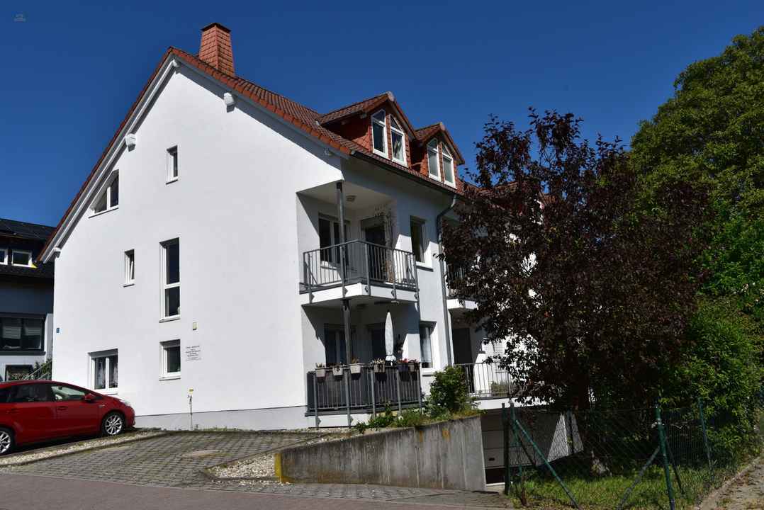 KÄUFERPROVISIONSFREI! Süße 2ZKB mit eigenem Eingang, Terrasse und TG-Stellplatz. Tolle Lage! 