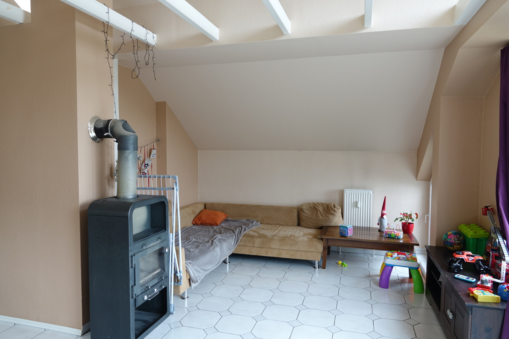 Thumbnail von Gut ausgestattete 3-ZKBB-Wohnung im 1. OG – Garage & Stellplatz inklusive.