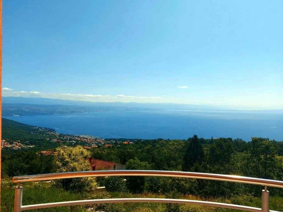 Appartement mit Panorama-Meerblick und Swimmingpool (Nutzung)