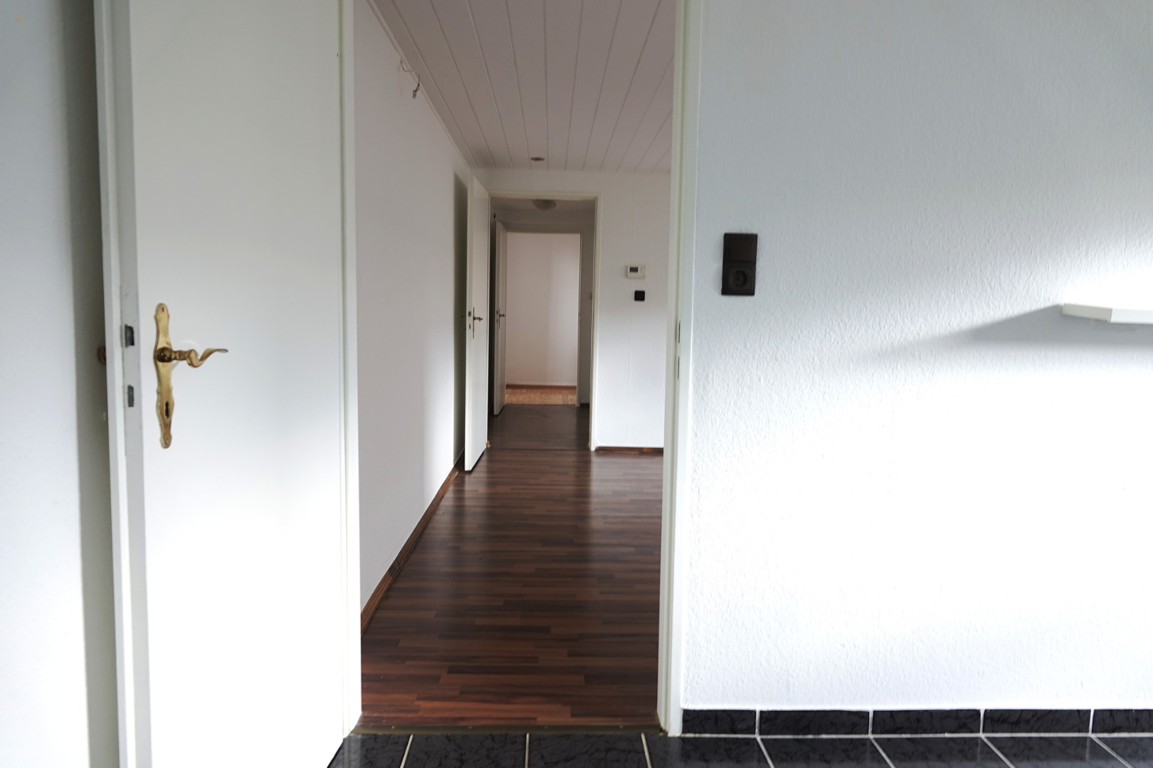 Thumbnail von KEINE KÄUFERPROVISION! 2-ZKB mit eigenem Hauseingang & 2 Stellplätzen