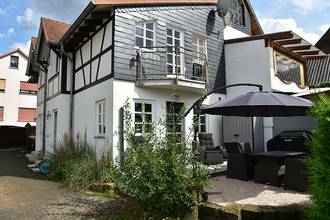 Thumbnail von 1 Haus frei mit Büro-Option, 1 Haus gut vermietet – zentral und trotzdem ruhig gelegen! 15444