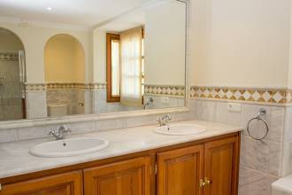 Thumbnail von villa for sale in - El Madroñal