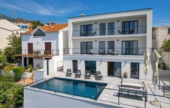 Thumbnail von Вилла с бассейном в необычном месте прямо у моря, регион Карлобаг