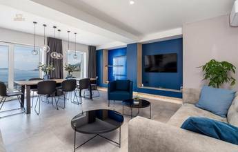 Thumbnail von Вилла с бассейном в необычном месте прямо у моря, регион Карлобаг