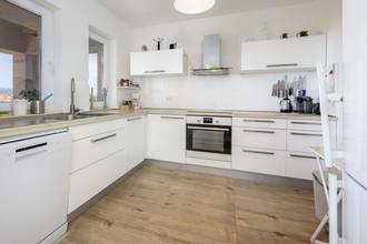 Thumbnail von Haus mit drei Appartements, Pool und Meerblick