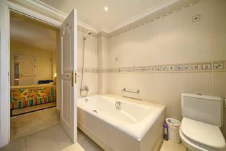 Thumbnail von Villa--Detached for sale in - Los Almendros