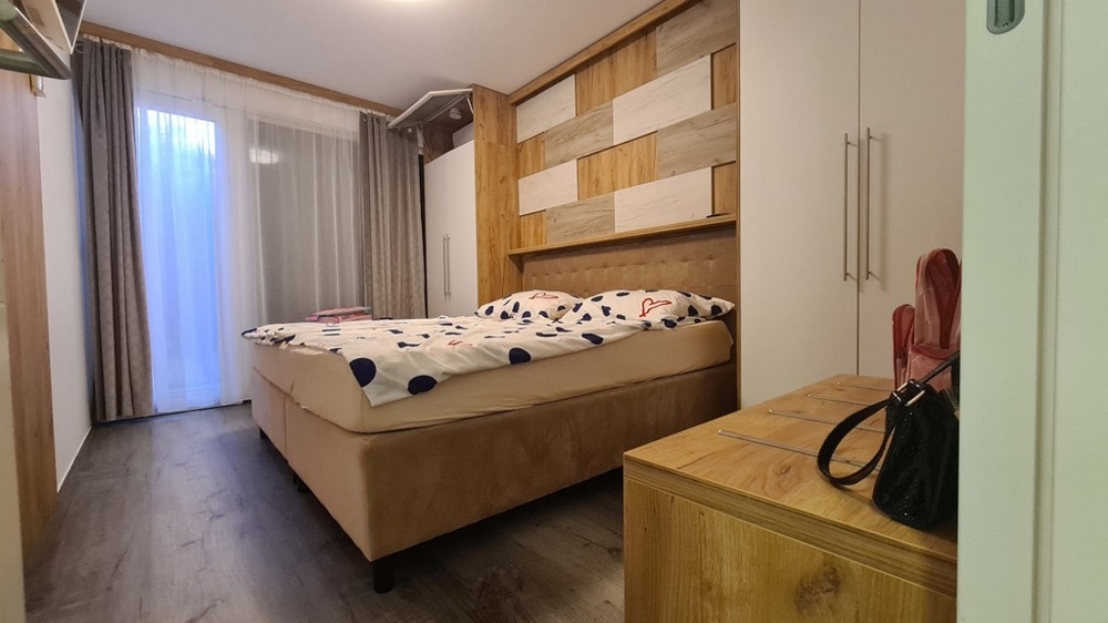 Thumbnail von Modernes Haus mit Swimmingpool und Meerblick