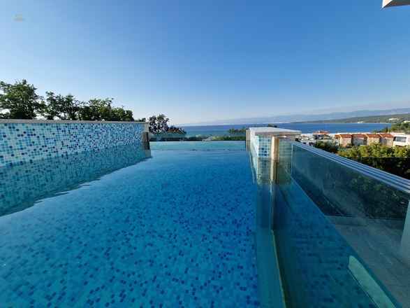 Penthouse mit privatem Swimmingpool