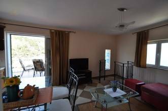 Thumbnail von Haus in traumhafter Lage auf Felsklippen am Meer