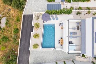 Thumbnail von Moderne Luxusvilla mit schönem Panorama-Meerblick, Region Split