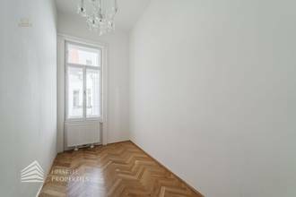 Thumbnail von Grand Park Residence: Herrschaftlicher 6-Zimmer Altbau mit Weit- und Grünblick