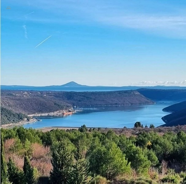 Reihenhaus mit Meerblick und großem Garten, Region Barban