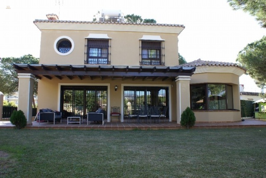 villa for sale in - Las Chapas
