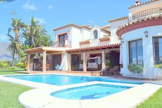 Thumbnail von villa for sale in - Estepona
