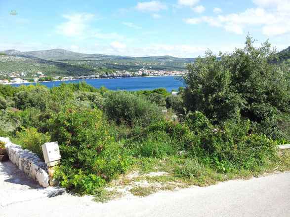 Rogoznica, Dalmatien: großes Baugrundstück in Meernähe