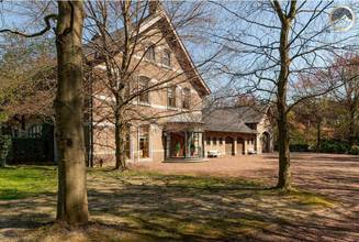 Thumbnail von Herrschaftliche Residenz mit traumhaftem Parkgelände