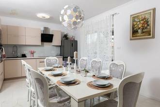 Thumbnail von Schickes Einfamilienhaus mit Meerblick in Crikvenica