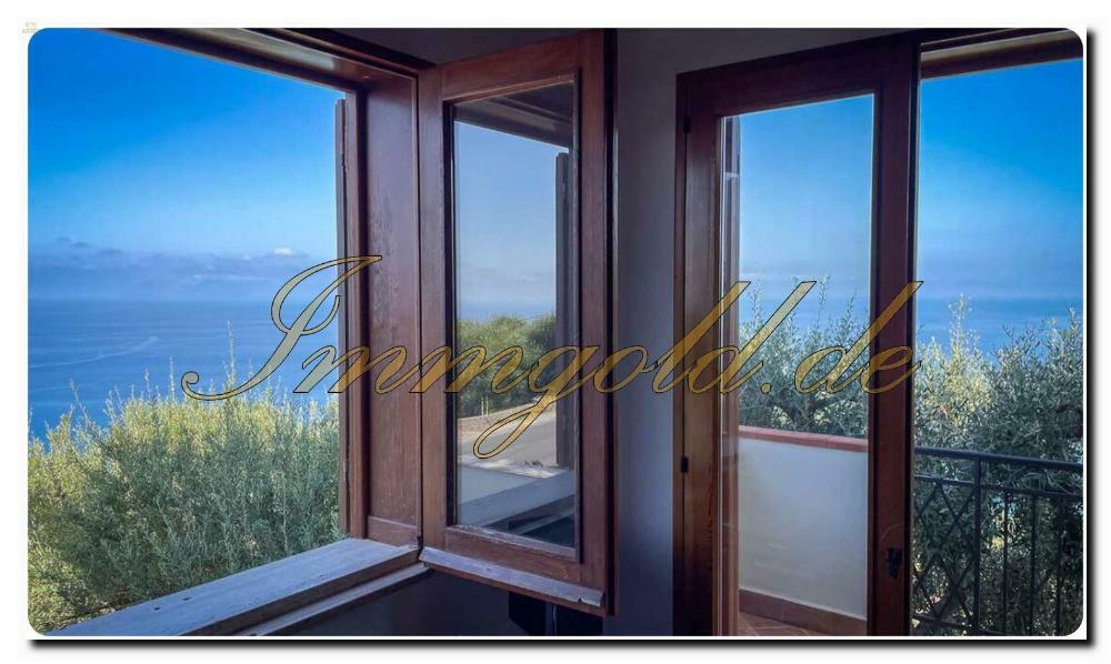 Thumbnail von Immogold Große Villa mit Traumseeblick mit Terrassen und Balconen