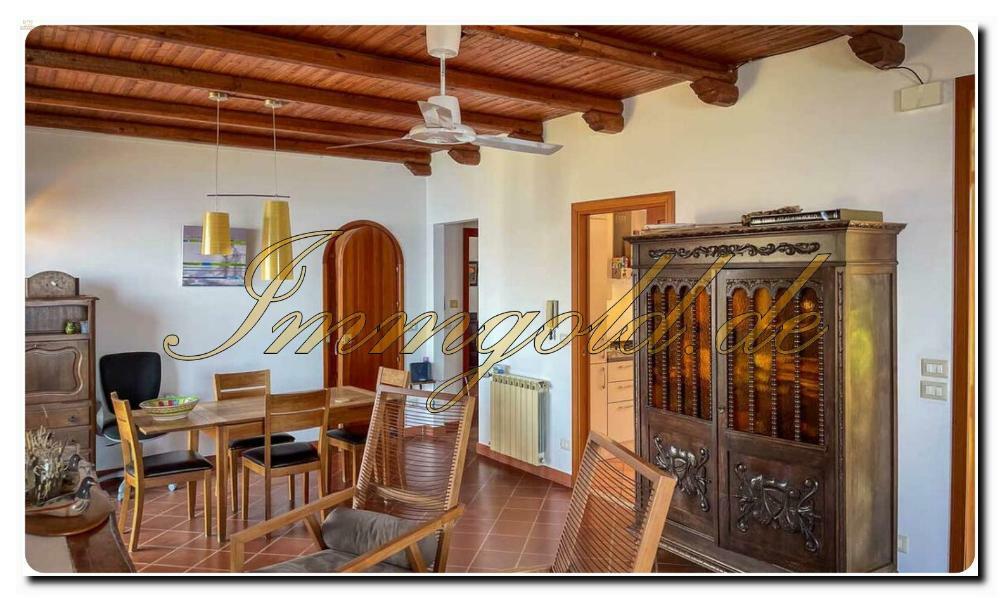 Thumbnail von Immogold Große Villa mit Traumseeblick mit Terrassen und Balconen