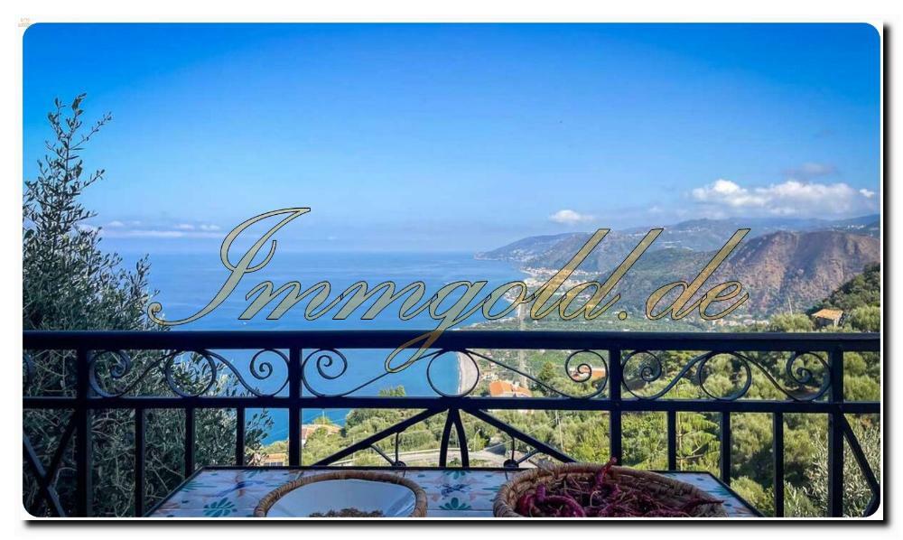 Immogold Große Villa mit Traumseeblick mit Terrassen und Balconen